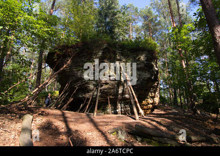 Einmaligen roten Felsen in Polen, Skałki Piekło pod Niekłaniem Polen Stockfoto