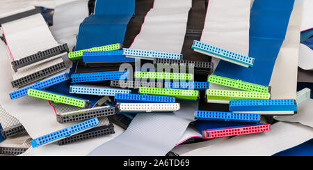 Interner paralleler Bus Attachment. Flachbild Computer Kabel und Stecker aus Kunststoff. Interface Standard für den Anschluss von Data Storage optische Laufwerke oder Festplatten. Stockfoto