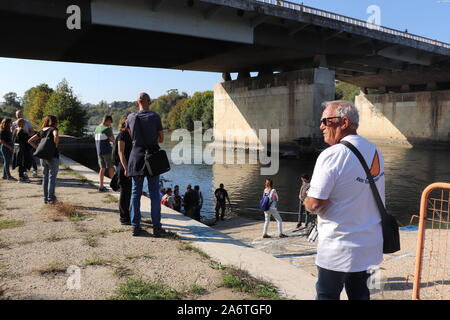 Fiume Tevere - Risalita in gommone - Roma Stockfoto