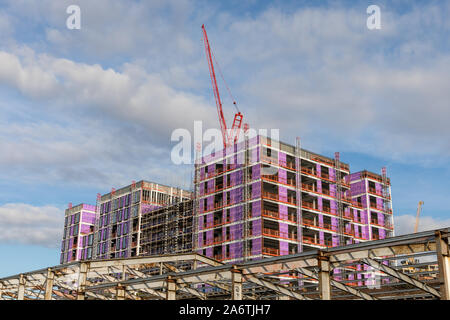 Baukran und Gebäude im Bau - Blundell Street, Liverpool, Merseyside, UK Stockfoto