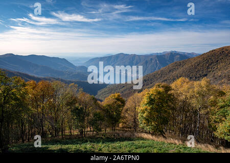 Malerischen Panoramablick auf das Luftbild von Comer See, Lombardei, Italien Stockfoto