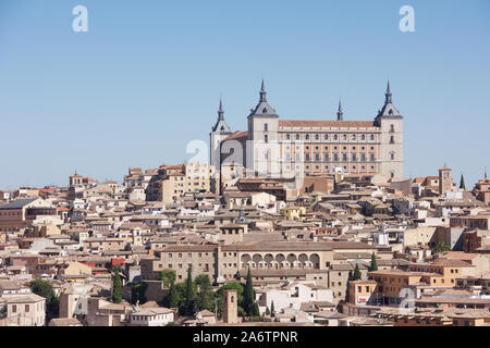 Die Stadt Toledo in Spanien mit der Alcázar von Toledo in der Skyline Stockfoto