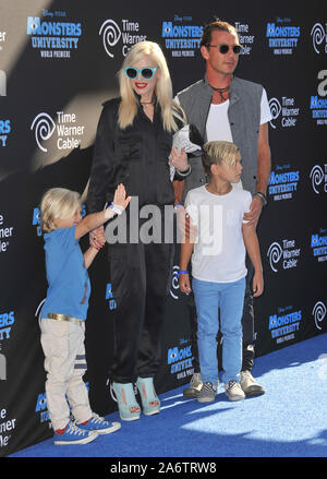 LOS ANGELES, Ca. Juni 17, 2013: Gwen Stefani & Gavin Rossdale & Kinder bei der Weltpremiere von 'Monsters Universität" am El Capitan Theatre, Hollywood. © 2013 Paul Smith/Featureflash Stockfoto