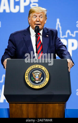 Chicago, USA. 28 Okt, 2019. Us-Präsident Donald Trump spricht an der Internationalen Vereinigung der Polizeichefs der Konferenz am McCormick Place Convention Center in Chicago, USA, am Okt. 28, 2019. Quelle: Joel Lerner/Xinhua/Alamy leben Nachrichten Stockfoto