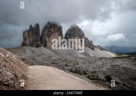 Wanderweg zu den berühmten Drei Zinnen Gipfel im italienischen Domolites, Dienstag, 14. August 2018, Tre Cime Nationalpark, Italien Stockfoto