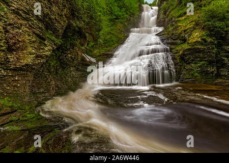 Dingmans Falls-Dingmans fällt Wasser ist Teil der Delaware Water Gap (DWG) Stockfoto