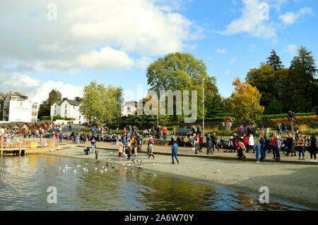 Bowness-on-Windermere ist eine Stadt am Ufer des Lake District in Cumbria Stockfoto