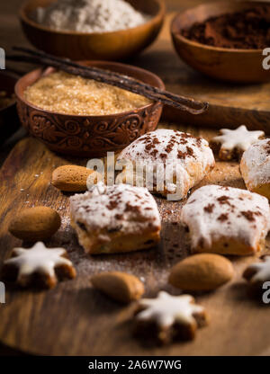 Weihnachten backen Zutaten und Gewürze für Cookies Stockfoto