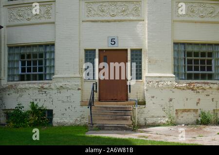 Kirkbride Gebäude, Fergus Falls State Hospital, ehemaligen Irrenanstalt, jetzt leer, USA National Register der Historischen Stätten, Fergus Falls, Minnesota. Stockfoto