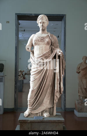 Statue von Themis, die Göttin des Rechts-Nationalen Archäologischen Museum, Athen, Griechenland Stockfoto