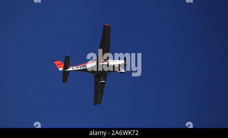 Cirrus SR-22 C-FVNB im Flug, 29. April 2016 Stockfoto