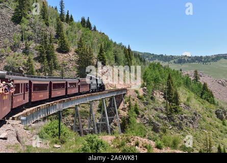 Cascade Creek Trestle, Mile post 319.95 Auf der Cumbres & Toltec Scenic Railroad von Chama, NM bis Antonito, CO 190712 61131 Stockfoto