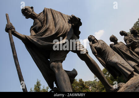 Die Gyarah Murti Statue in Delhi das Salz März unter der Führung von Mahatma Gandhi zu gedenken. Stockfoto