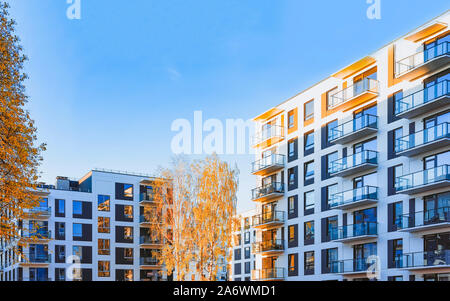 Fragment der moderne Wohn- Wohnung Gebäude außen Stockfoto