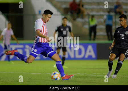 Brasilia, Brasilien. 28 Okt, 2019. SUB 17 PARAGUAY E MEXIKO - Rodrigo Melgarejo und Efrain Alvarez in Paraguay und Mexiko. Gleiches gilt für die FIFA U 17 WM-Gruppenphase. Bezerrão Stadion in Gama. Brasilia DF. Credit: Foto Arena LTDA/Alamy leben Nachrichten Stockfoto