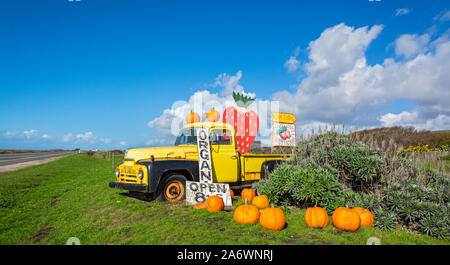 Kalifornien, Santa Cruz County, Highway 1, Swanton Berry Farm, farm Lkw, Zeichen Stockfoto