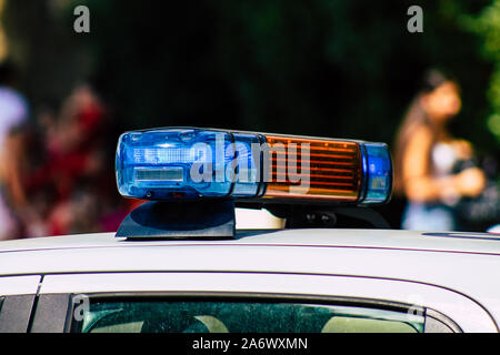 Rom, Italien, 29. September, 2019 Ansicht eines italienischen Lokalen Polizei Auto in den Straßen von Rom in den Morgen geparkt Stockfoto