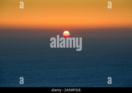 Sonnenuntergang über dem Ionischen Meer auf der Insel Korfu, Griechenland Stockfoto