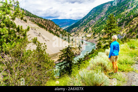 Der Fraser River fließt durch den Fraser Canyon im herrlichen British Columbia, Kanada Stockfoto