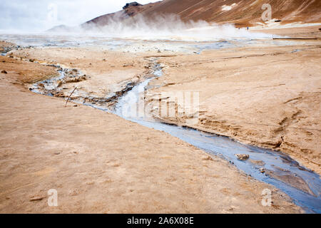 Hverir Schlammlöcher, Island Sehenswürdigkeiten. Isländische Landschaft Stockfoto