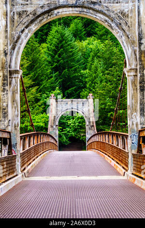 Die historische Zweite Alexandra Brücke zwischen Spuzzum und Hell's Gate entlang des Trans Canada Highway in British Columbia, Kanada Stockfoto