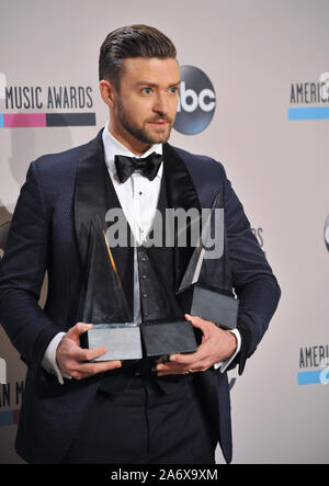 LOS ANGELES, Ca - 24. NOVEMBER 2013: Justin Timberlake im Drucksaal bei den American Music Awards 2013 im Nokia Theater, LA Live. © 2013 Paul Smith/Featureflash Stockfoto