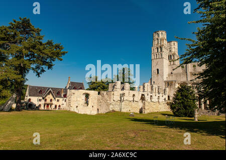 Die Abtei von Jumièges gilt als schönste Ruine der Normandie, Jumièges, Frankreich Stockfoto