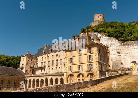 Das Schloss von La Roche-Guyon in das Tal der Seine, Frankreich Stockfoto