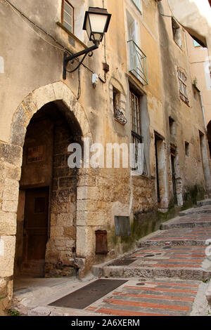 Street Scene im alten Dorf Roquebrune an der Côte d'Azur, Provence, Frankreich Stockfoto