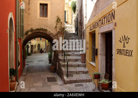 Street Scene im alten Dorf Roquebrune an der Côte d'Azur, Provence, Frankreich Stockfoto