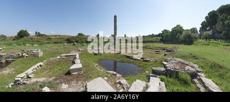 Panoramablick auf das Bild von den Ruinen des Tempels der Artemis von Ephesus, eines der Sieben Weltwunder der Antike Stockfoto