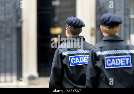 London, England, UK. Polizeikadetten Besuch in Downing Street, Oktober 2019 Stockfoto