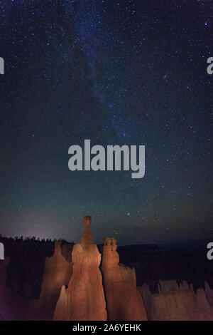 USA, Utah, Bryce Canyon National Park und Milchstraße Stockfoto