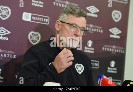 Edinburgh, Großbritannien. 29 Okt, 2019. Oriam Sport Performance Center, Riccarton, Edinburgh, Schottland, Großbritannien. 29 thOct 2019. Herzen Manager Craig Levein wird dargestellt, während der Konferenz für Ladbrokes schottischen Premiership übereinstimmen, weg zu St Johnstone. Quelle: Eric mccowat/Alamy leben Nachrichten Stockfoto