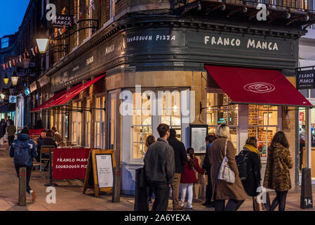 Franco Manca Pizza Restaurant - das Franco Manca Sauerteig Pizza Restaurant im Zentrum von Cambridge Großbritannien Stockfoto