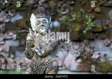 Indonesien, Bali, Nordküste, Sangsit, Schnitzereien im Pura Beji Tempel, Dewi Sri Göttin gewidmet, auf der Suche nach den Reisfeldern Stockfoto