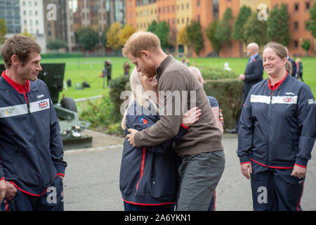 Der Herzog von Sussex erfüllt die Teammitglieder bei der Einführung von Team UK für die Invictus Games Den Haag 2020 Honourable Artillery Company in London, als die 65-köpfige Team des Verwundeten, verletzten und kranken Mitarbeiter, beide servieren und Veteranen, kommt zum ersten Mal zusammen. PA-Foto. Bild Datum: Dienstag, 29 Oktober, 2019. Siehe PA Geschichte ROYAL Invictus. Photo Credit: Paul Grover/Daily Telegraph/PA-Kabel Stockfoto