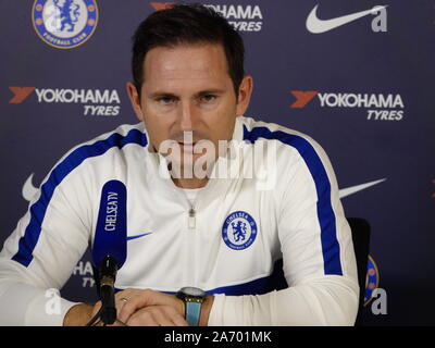 Cobham, Surrey, Großbritannien. 29 Okt, 2019. Frank Lampard, Manager des Chelsea Football Club, spricht mit den Medien über die Morgige Carabao Cup vierte runde Spiel gegen Manchester United an der Stamford Bridge. Credit: Motofoto/Alamy leben Nachrichten Stockfoto