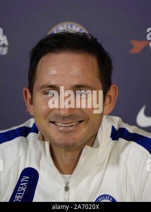 Cobham, Surrey, Großbritannien. 29 Okt, 2019. Frank Lampard, Manager des Chelsea Football Club, spricht mit den Medien über die Morgige Carabao Cup vierte runde Spiel gegen Manchester United an der Stamford Bridge. Credit: Motofoto/Alamy leben Nachrichten Stockfoto