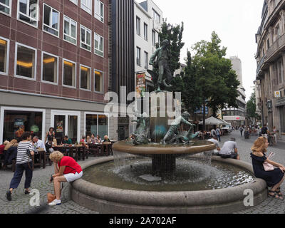 BONN, Deutschland - ca. August 2019: Menschen im Zentrum der Stadt Stockfoto