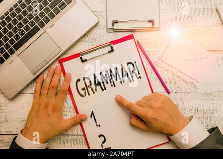 Text Zeichen, Grammatik. Business Foto Text ganze System struktur Sprache Syntax und Morphologie Hand halten schreiben Ausrüstung Werkzeug in der Nähe von modernes, hoch Stockfoto