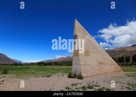 Argentinien, Salta, Quebrada de Humahuaca (UNESCO-Welterbe), Huacalera, Wendekreis des Steinbocks Marker Stockfoto