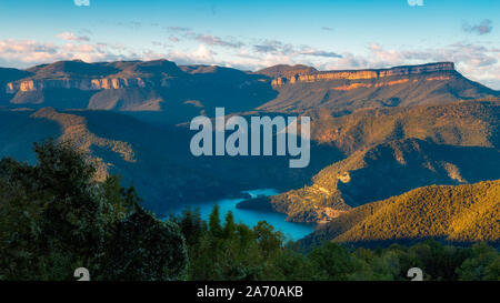 Schönen spanischen Landschaft in der Nähe von dem kleinen Dorf Rupit Stockfoto