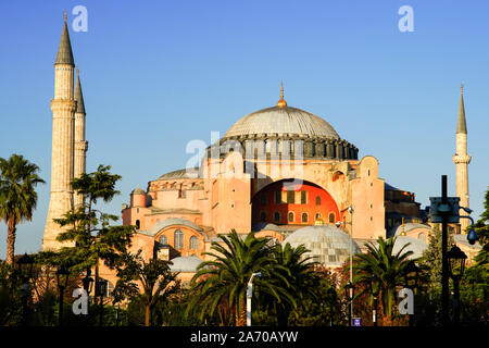 Anzeigen von ikonischen Kirche Hagia Sophia, östlich-orthodoxen Kathedrale in Istanbul, Türkei. Stockfoto