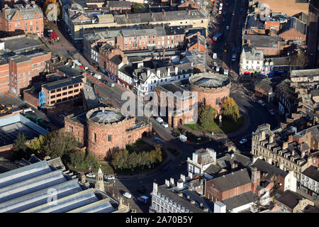 Luftaufnahme des Bochard Tor oder Englisch Tor, mittelalterlichen Mauern in Carlisle, Cumbria, Großbritannien Stockfoto