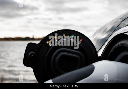 Mini Countryman Elektroauto Ladebuchse Stockfoto