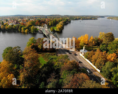 Luftbild: Glienicker Brücke, Berliner Vorstadt, Potsdam, Brandenburg (nur fuer redaktionelle Verwendung. Keine Werbung. Referenzdatenbank: http://www Stockfoto