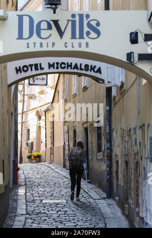 Bratislava, Slowakei - Oct 23, 2019 - Mondieu Kuchen, Geschenke, Altstadt - Street Fotografie - Credit Ilona Barna BIPHOTONEWS, Alamy Stockfoto