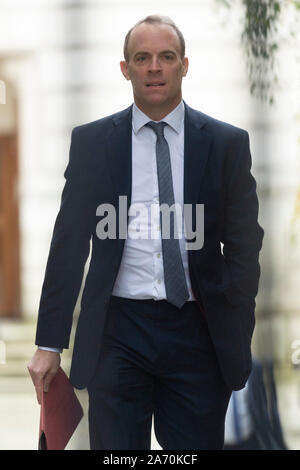 London, Großbritannien. 29 Okt, 2019. Der britische Außenminister Dominic Raab Blätter 10 Downing Street nach der Teilnahme an einer Kabinettssitzung in London, Großbritannien, Oktober 29, 2019. Der britische Premierminister wird erwartet, eine kurze Rechnung später Dienstag, die den Weg für seine Bemühungen um eine allgemeine Wahl am Dez. 12 zu halten ebnen würde Tabelle zu. Credit: Ray Tang/Xinhua/Alamy leben Nachrichten Stockfoto