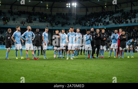 Malmö, Schweden. 28 Okt, 2019. Die Malmö FF-Spieler danken den Fans nach der Allsvenskan Match zwischen Malmö FF und AIK Stockholm in Malmö Neues Stadion in Malmö. (Foto: Gonzales Foto/Alamy leben Nachrichten Stockfoto